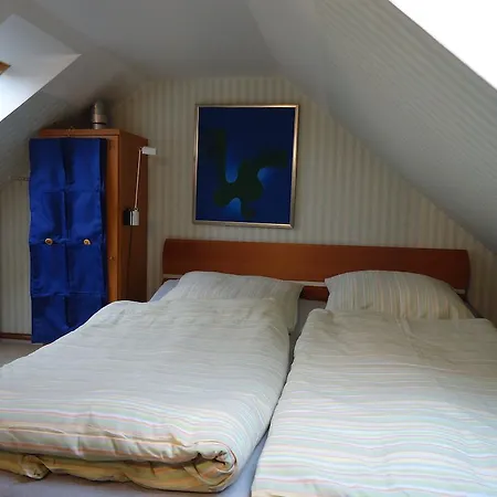 Gasthof Air Boardinghouse Tulip Stockum, Zu Fuß - 3 Minuten Zur Messe Düsseldorf