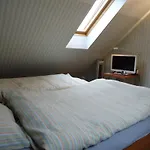 Air Boardinghouse Tulip Stockum, Zu Fuss - 3 Minuten Zur Messe Pensjonat Düsseldorf
