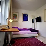 Air Boardinghouse Tulip Stockum, Zu Fuss - 3 Minuten Zur Messe Pensjonat