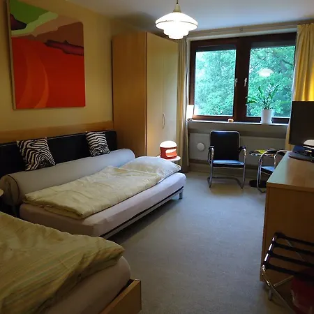 Air Boardinghouse Tulip Stockum, Zu Fuss - 3 Minuten Zur Messe Guest house Dusseldorf