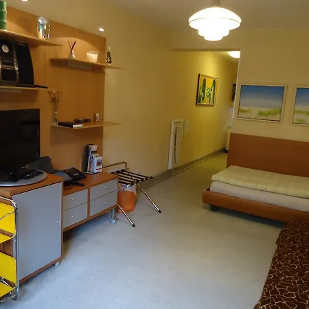 Air Boardinghouse Tulip Stockum, Zu Fuß - 3 Minuten Zur Messe Gasthof 4*