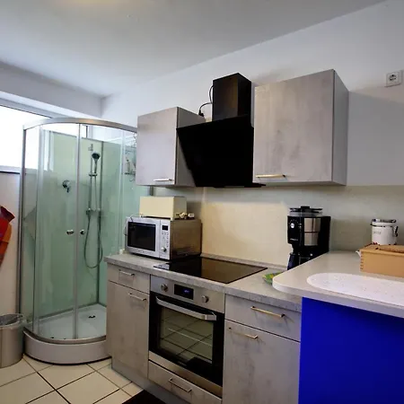 Maison d'hôtes Air Boardinghouse Tulip Stockum, Zu Fuss - 3 Minuten Zur Messe 3*