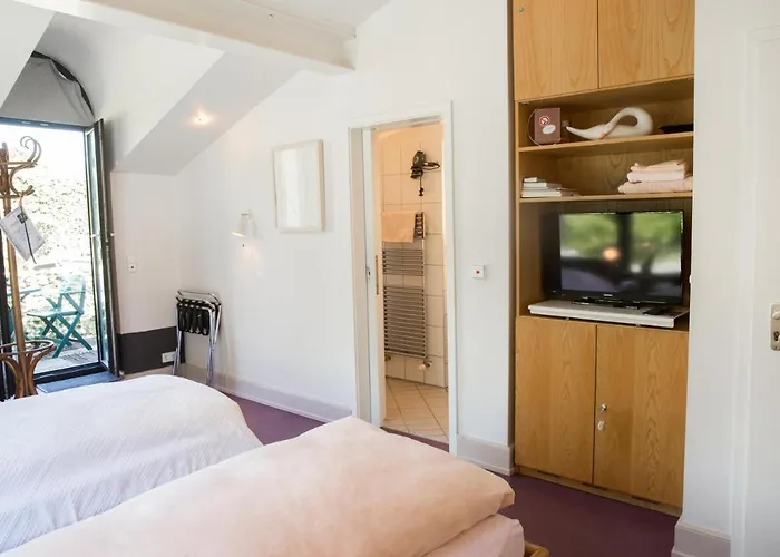 Air Boardinghouse Tulip Stockum, Zu Fuss - 3 Minuten Zur Messe بيت ضيافة دوسلدورف