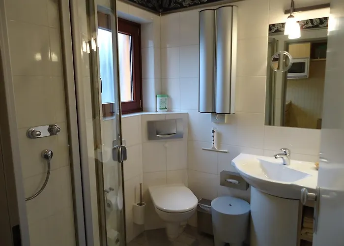 Konukevi Air Boardinghouse Tulip Stockum, Zu Fuss - 3 Minuten Zur Messe 3*