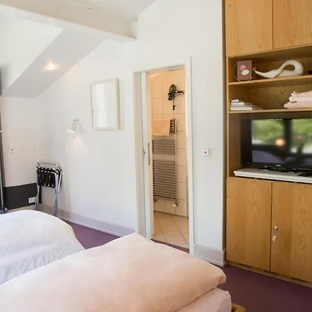Air Boardinghouse Tulip Stockum, Zu Fuß - 3 Minuten Zur Messe Gasthof Düsseldorf
